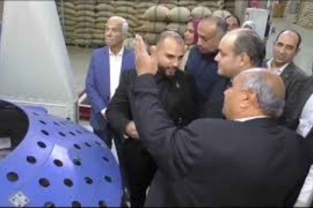 صورة من زيارة وزير التجارة والصناعة